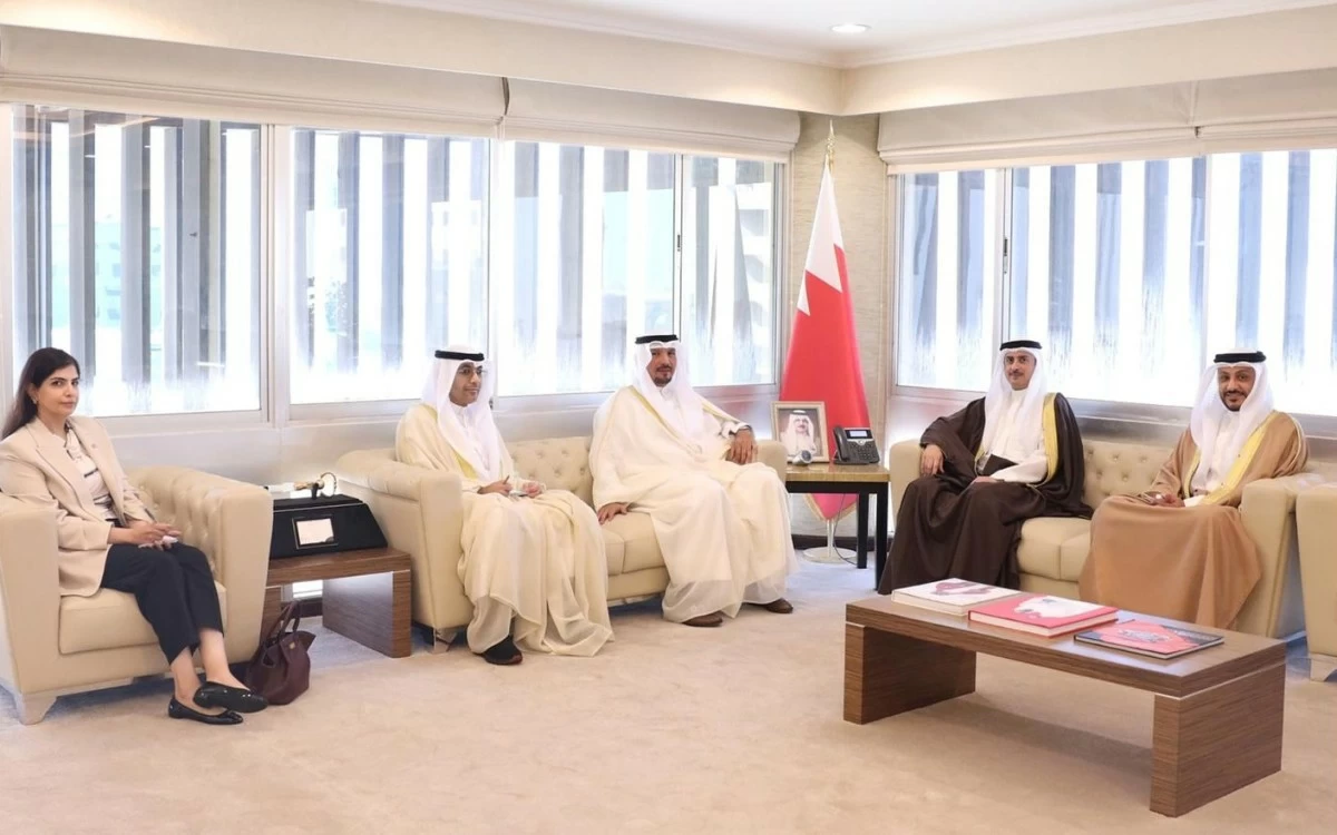 وزير العدل البحريني يبحث مع سفير الكويت بالمنامة تعزيز التعاون القضائي وتبادل الخبرات القانونية