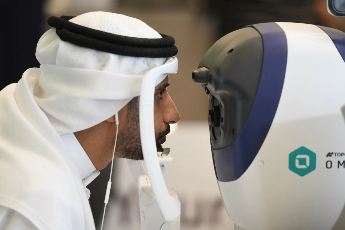 وزير الصحة يدشن يوم الإبصار العالمي في مستشفى جابر
