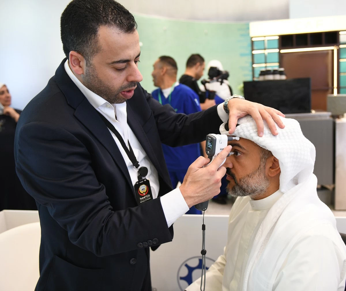 وزير الصحة يدشن يوم الإبصار العالمي في مستشفى جابر