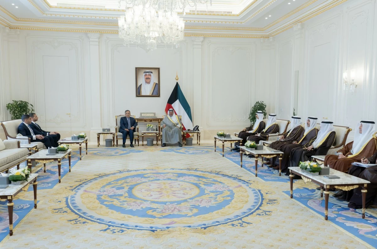 ولي العهد يستقبل الأمين العام لجامعة الدول العربية بمناسبة زيارته الرسمية للبلاد