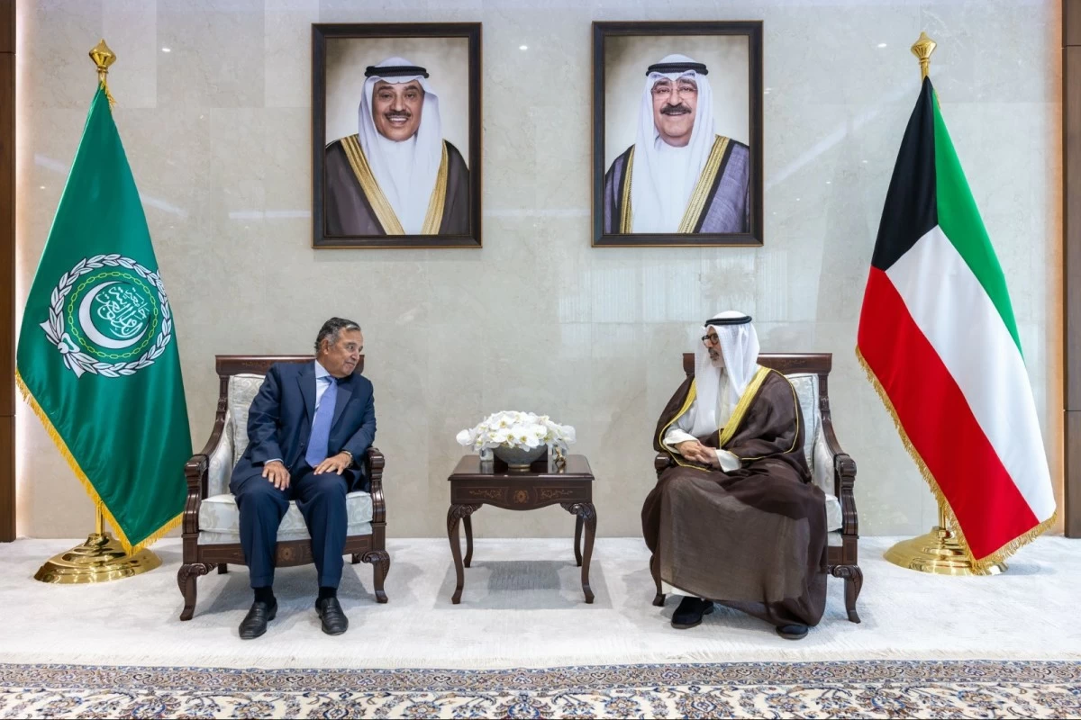 وزير الخارجية يبحث مع أمين عام الجامعة العربية تطوير العمل العربي المشترك