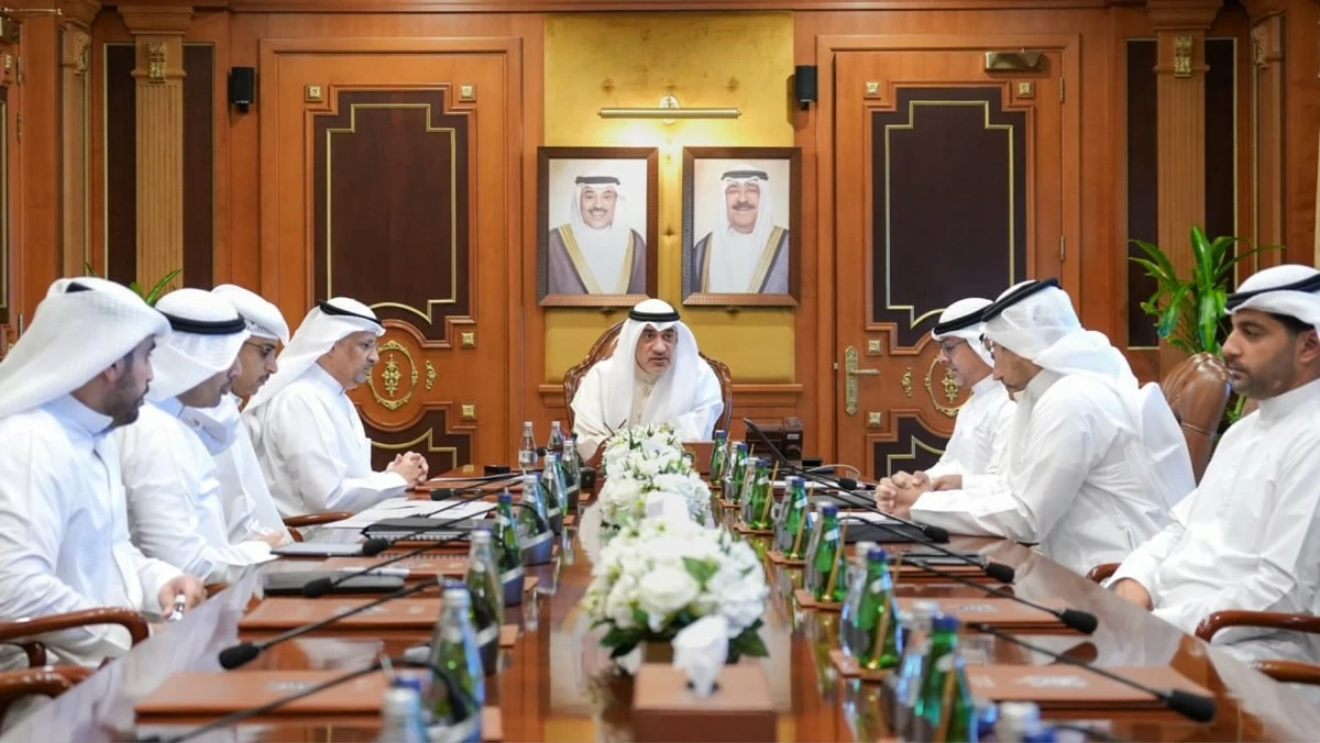 النائب الأول يبحث مع مسؤولي الاتصالات تنظيم العمل وتذليل المعوقات
