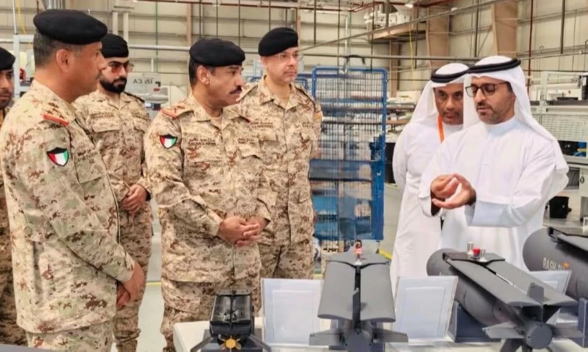 الكويت والإمارات تبحثان تعزيز التعاون العسكري والدفاعي