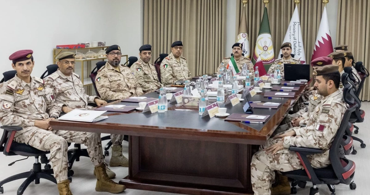 رئيس 'الخدمة الوطنية' يبحث في قطر تعزيز التعاون العسكري وتبادل الخبرات