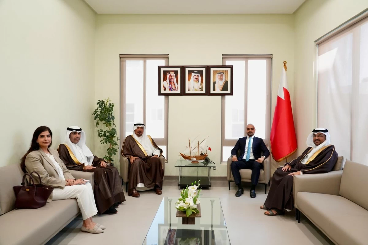 السفير الناجم يبحث مع وزير التنمية الاجتماعية البحريني تعزيز التعاون وتبادل الخبرات