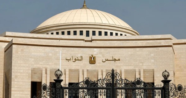 البرلمان المصري يعقد جلسة غداً بعد طلب السيسي تفويضاً للدفاع عن السعودية