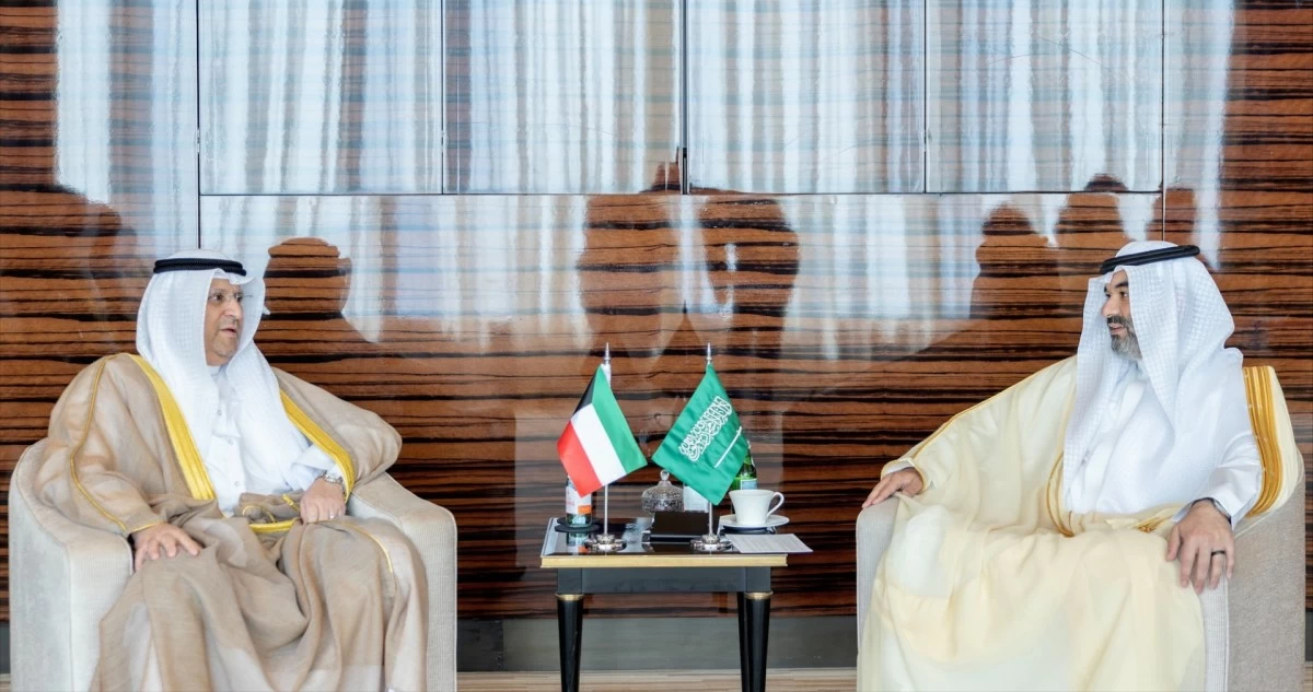 وزير 'الاتصالات' يبحث مع نظيره السعودي تعزيز التعاون المشترك في مجالات الاتصالات وتكنولوجيا المعلومات والتحول الرقمي