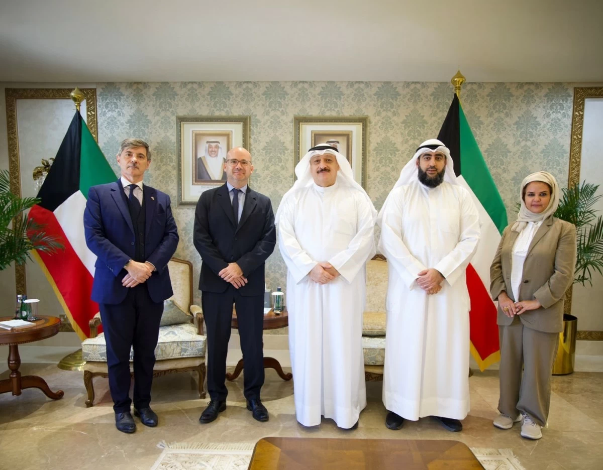 وزير الصحة يبحث مع السفير الفرنسي تعزيز التعاون الصحي وتبادل الخبرات