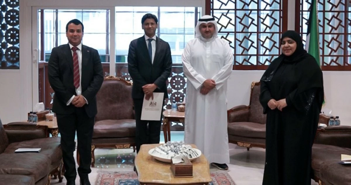 وزير العدل يبحث مع سفراء بريطانيا وأوكرانيا وطاجيكستان التعاون في المجالات العدلية والقانونية
