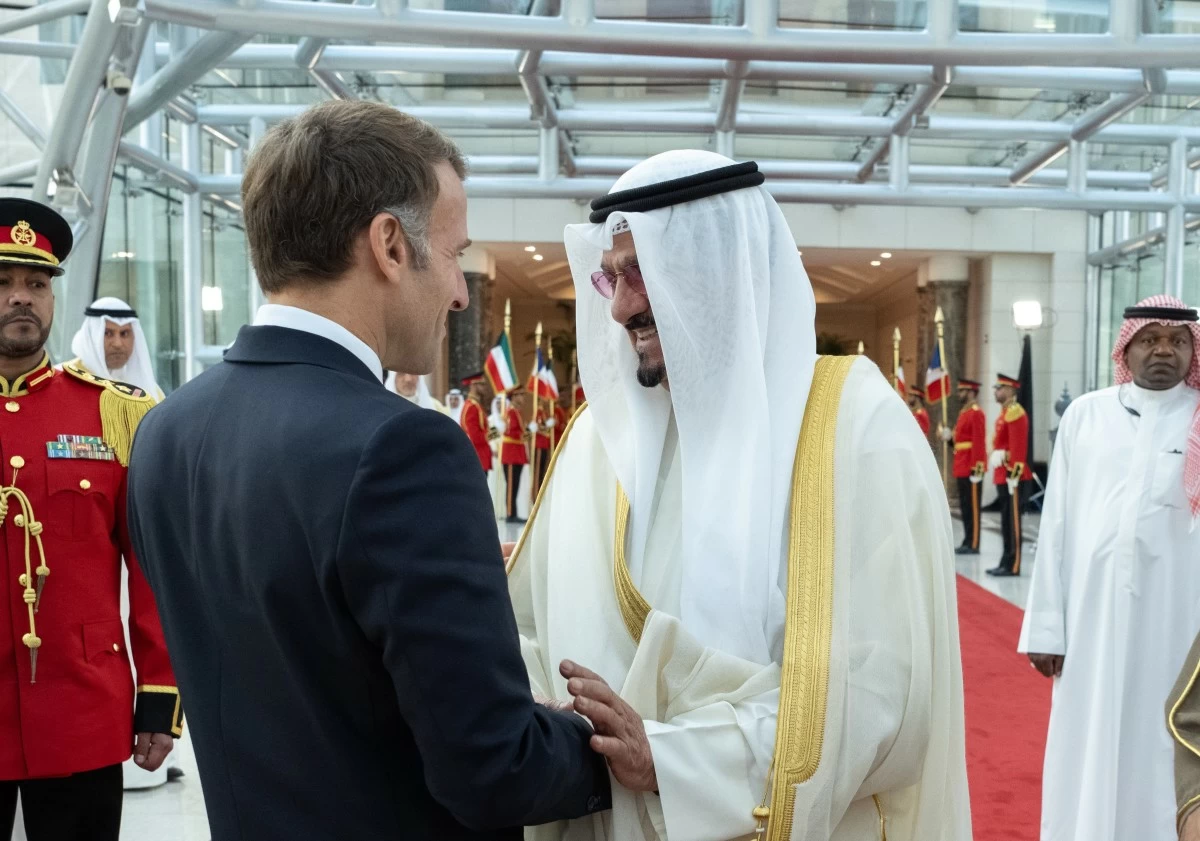 الرئيس الفرنسي يغادر البلاد بعد زيارة رسمية