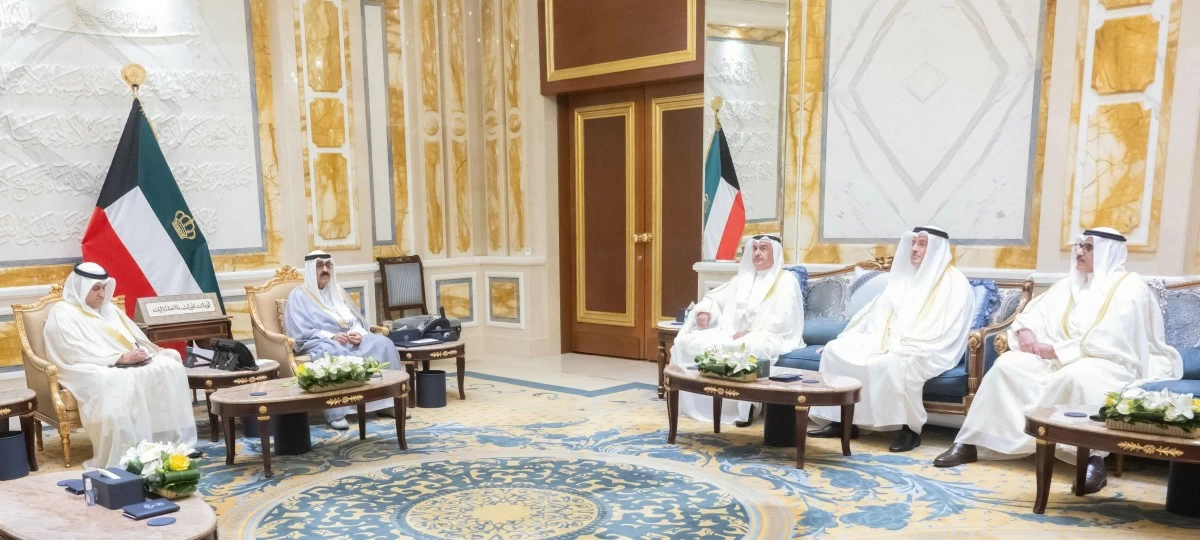 سمو الأمير يستقبل رئيس المجلس الأعلى للقضاء ونائب رئيس محكمة التمييز ورئيس محكمة الاستئناف