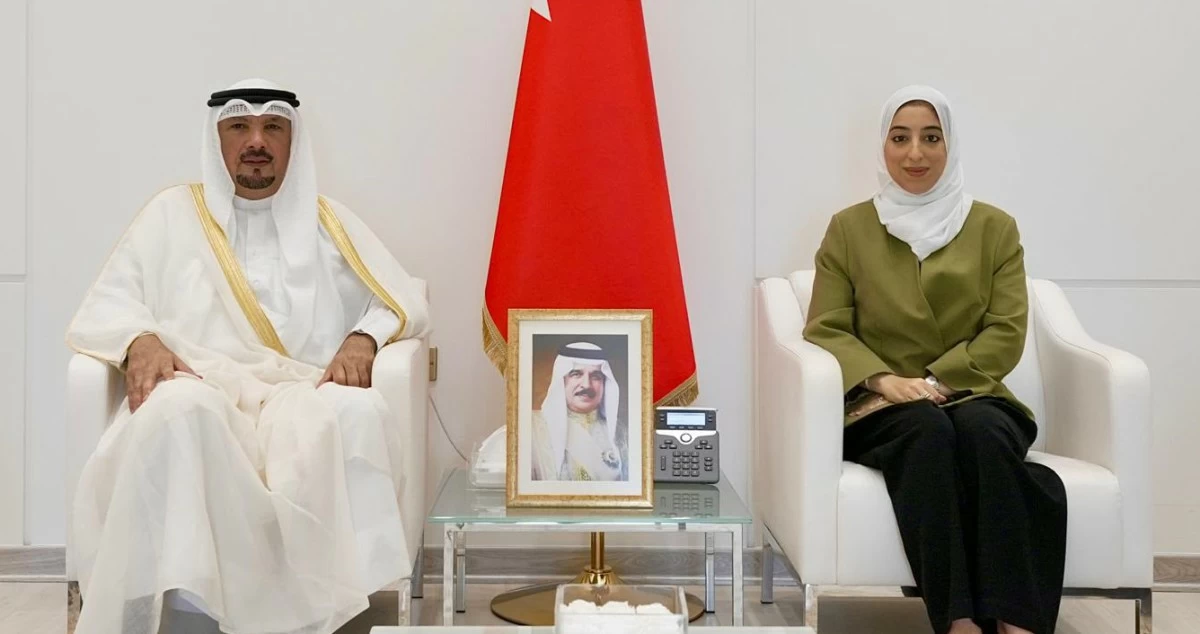 وزيرة السياحة البحرينية تشيد بعمق العلاقات مع الكويت وتؤكد الحرص على تعزيز التعاون الثنائي