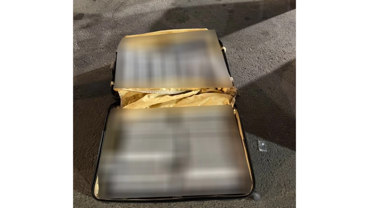 'جمارك النويصيب' تحبط تهريب 63 'كرز' سجائر داخل حقيبة مسافر خليجي