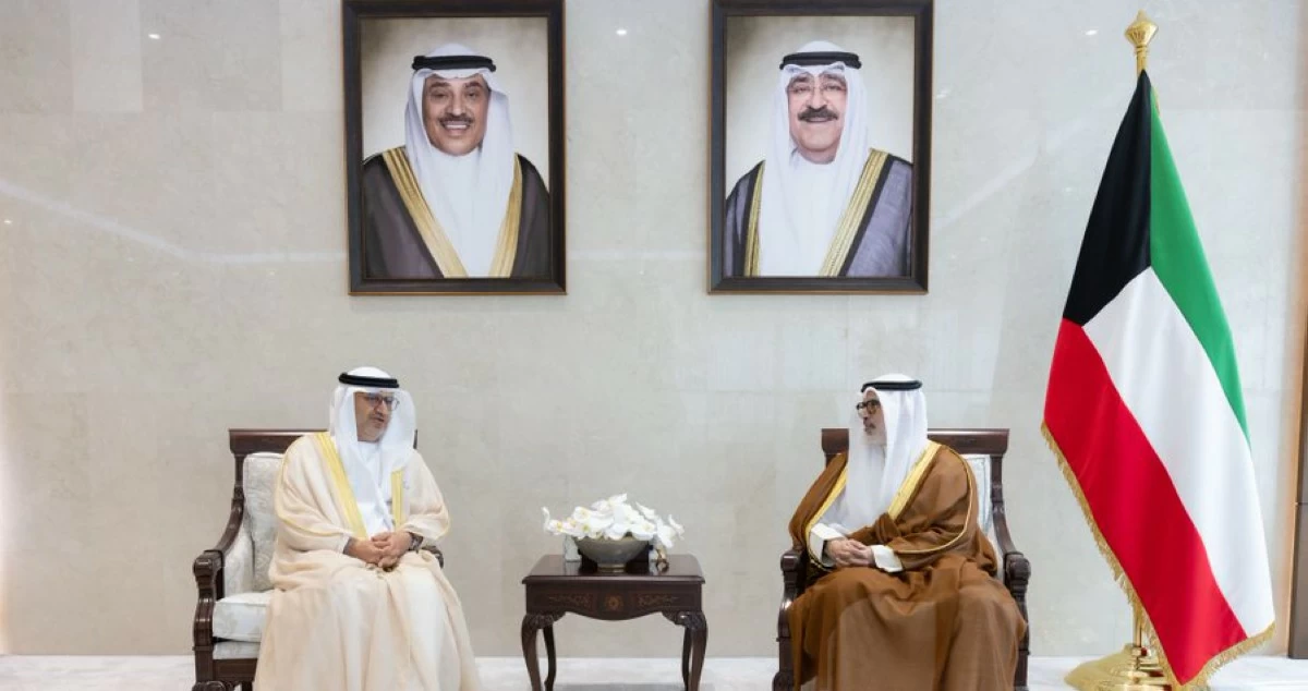 وزير الخارجية يتسلم رسالة خطية مشتركة من وزيري الخارجية الإماراتي والسنغالي