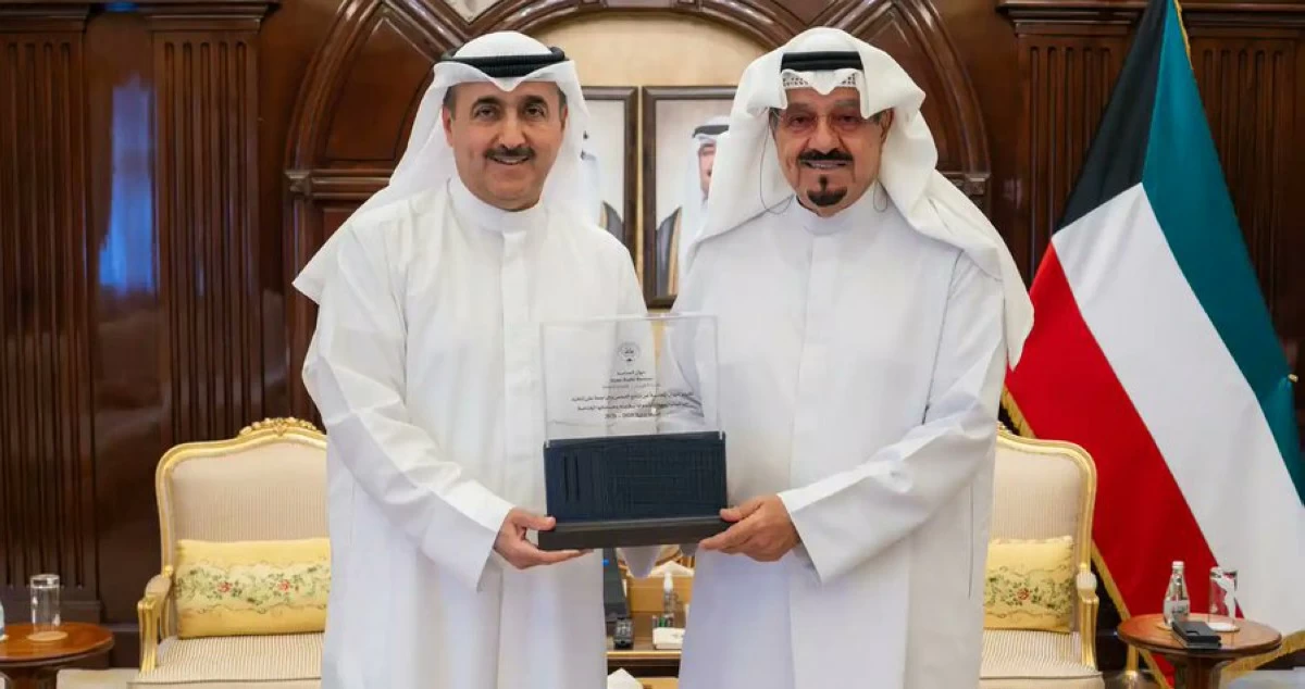 رئيس الوزراء يتسلم من الرومي التقرير السنوي لديوان المحاسبة