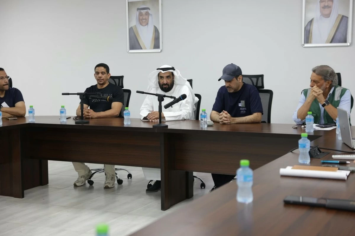 مدير 'هندسة الطرق' يتفقد مشروع شارع الغوص: الالتزام بالمواصفات الفنية ومعايير الجودة