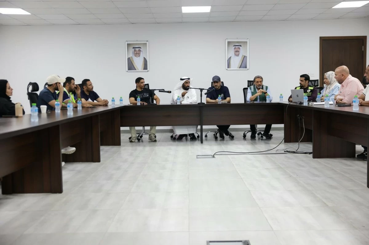 مدير 'هندسة الطرق' يتفقد مشروع شارع الغوص: الالتزام بالمواصفات الفنية ومعايير الجودة