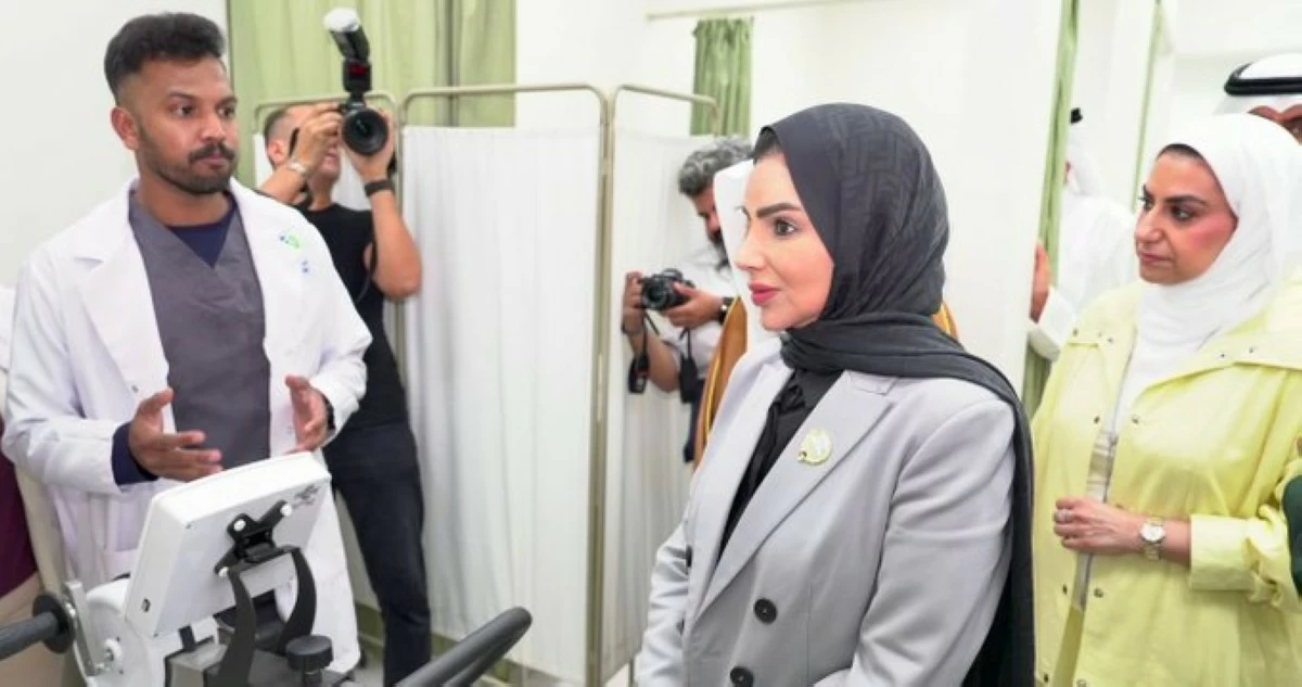 وزيرة 'الشؤون' تفتتح أول عيادة للعلاج الطبيعي للمسنين في القرين