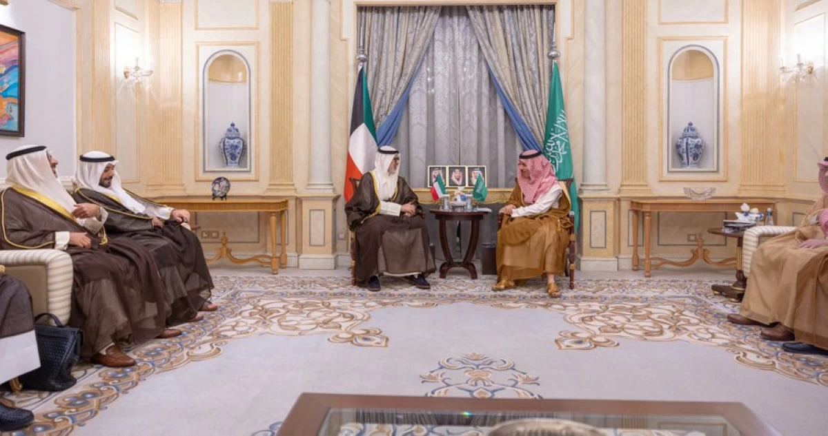 وزير الخارجية يلتقي نظيره السعودي: أمن المملكة جزء لا يتجزأ من أمن الكويت ودول الخليج