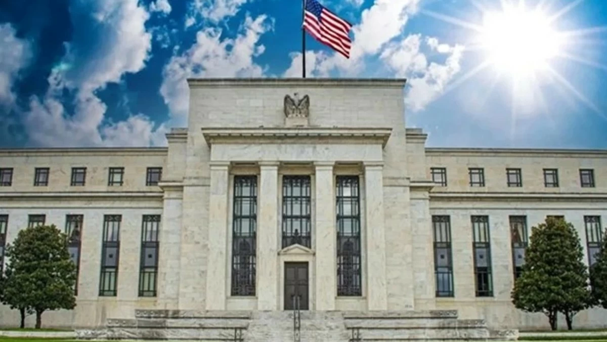 'الفيدرالي الأميركي' يثبت سعر الفائدة عند نطاق 3.75% إلى 4%