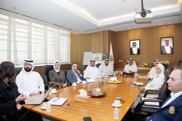 وزير التربية يبحث مع 'غوغل كلاود' تطوير المشاريع التعليمية وتوظيف الذكاء الاصطناعي في التعليم
