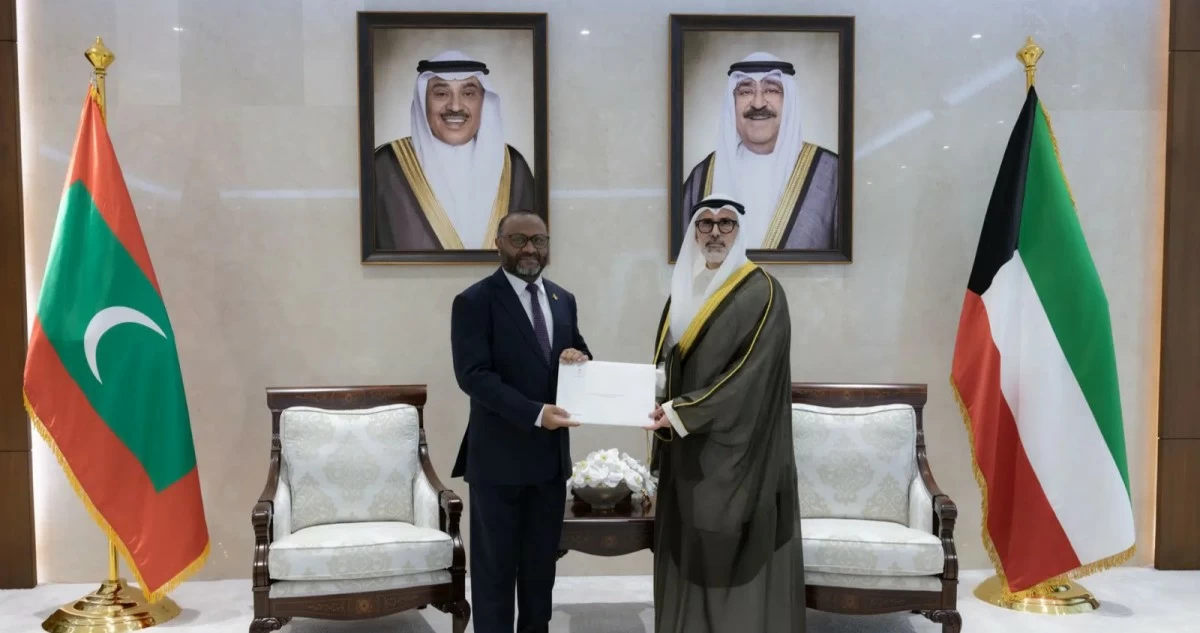 سمو الأمير يتلقى رسالة خطية من رئيس المالديف