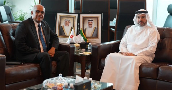 رئيس 'الطيران المدني' يبحث مع السفير الصومالي تعزيز التعاون في مجال النقل جوي