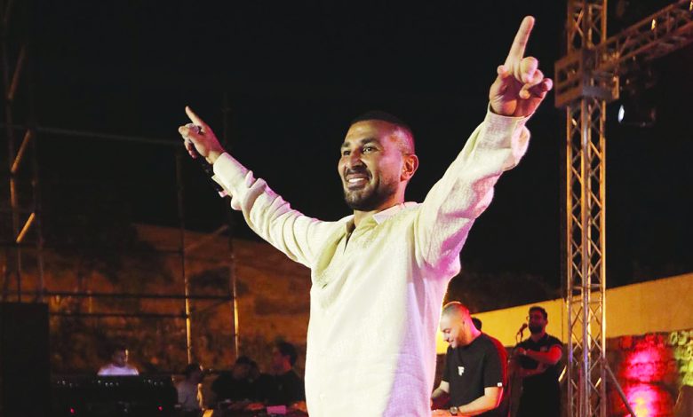 شتائم واتهامات متبادلة ترافق أولى حفلات أحمد سعد في تونس