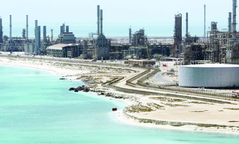 النفط يرتفع بعد قرار السعودية وروسيا تمديد الخفض الطوعي للإنتاج في اغسطس المقبل