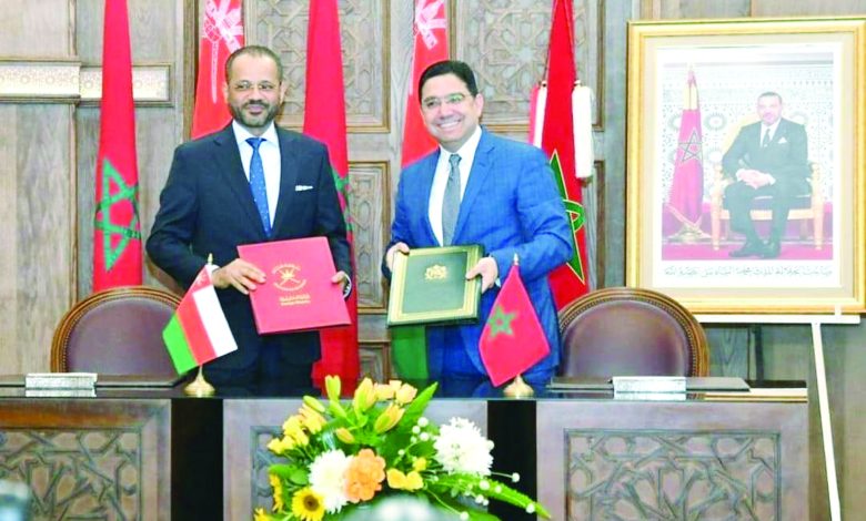 المغرب وعُمان يتفقان على مواصلة التنسيق لمعالجة تحديات المنطقة
