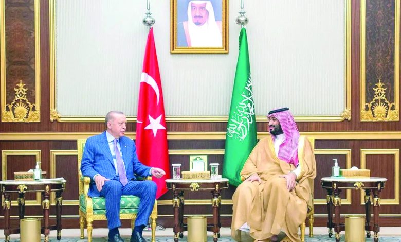 السعودية وتركيا تعززان تعاونهما باتفاقيات في الطاقة والدفاع والاستثمار