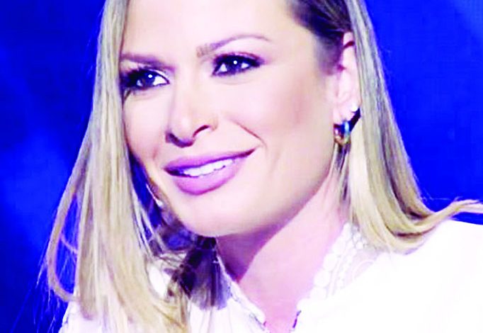 باميلا الكيك سعيدة  بدورها في "كريستال"