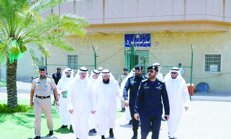 أعضاء "القيم وحقوق الإنسان" تفقدوا أوضاع سجناء "المركزي"
