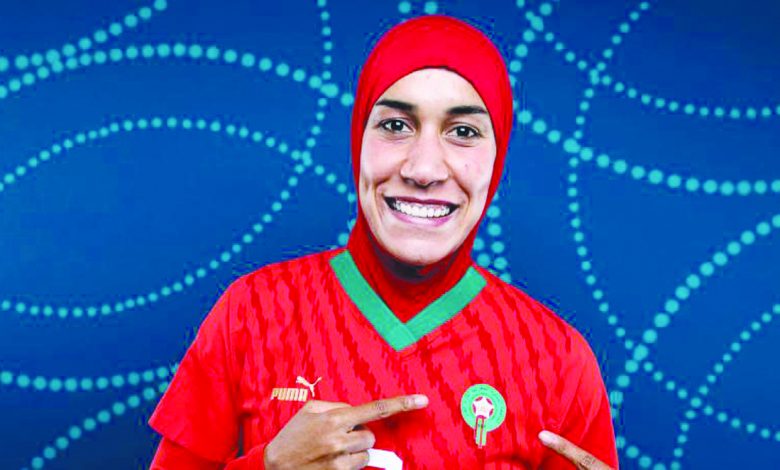 بنزينة... أول لاعبة محجبة بكأس العالم للسيدات لكرة القدم