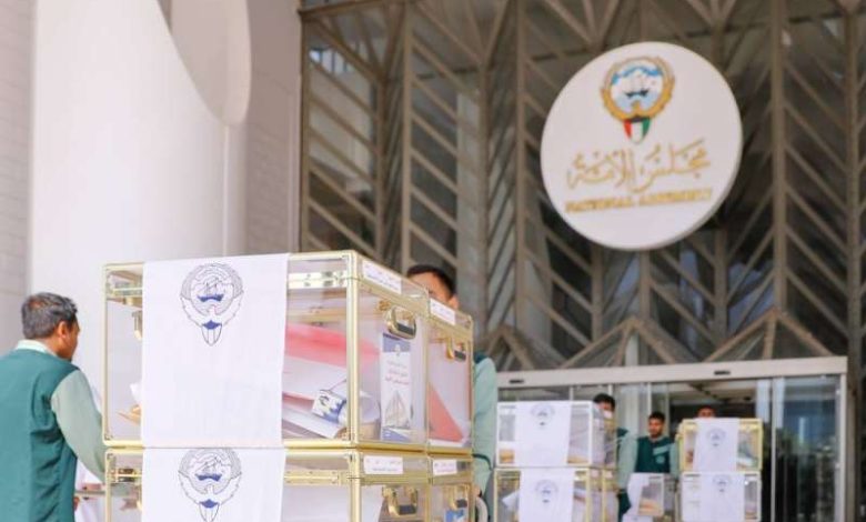 أمانة "الأمة" تسلم صناديق اقتراع الانتخابات إلى وزارة الداخلية