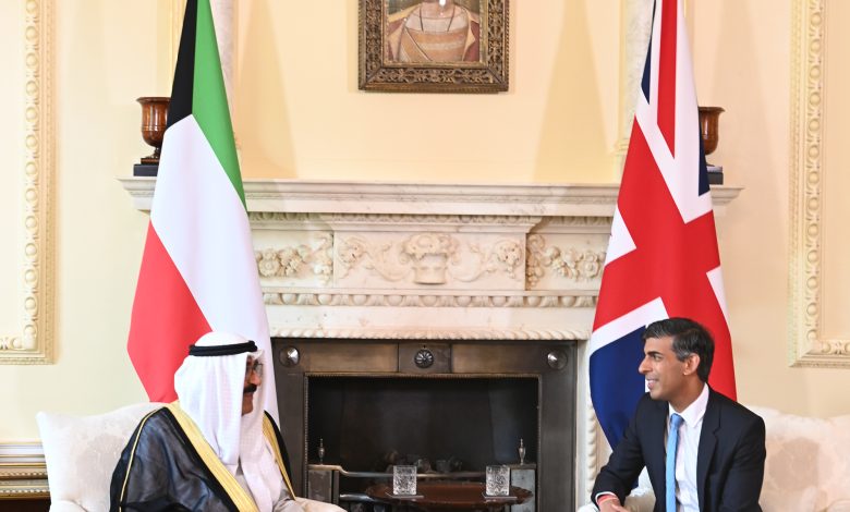 ولي العهد بحث مع رئيس وزراء بريطانيا علاقات البلدين