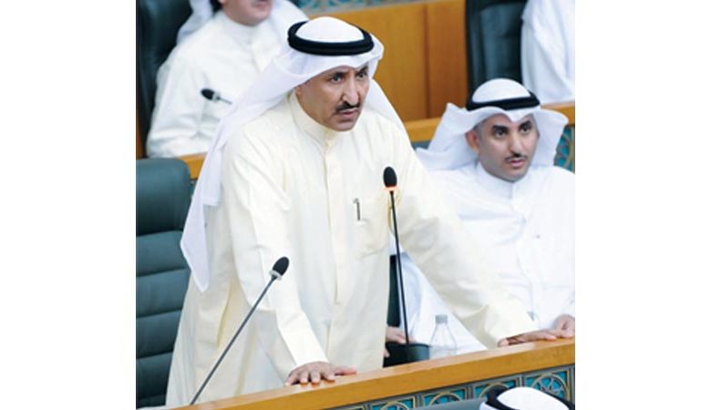 الخنفور يتحرى عن حالات التأخير لرحلات الخطوط الكويتية