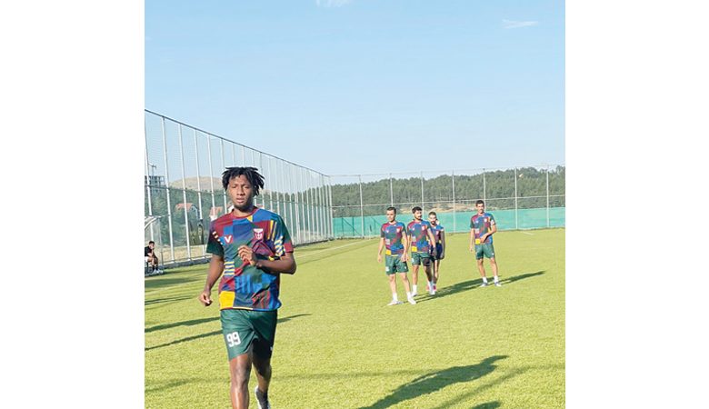 النصر يلتقي مصفوت الإماراتي
