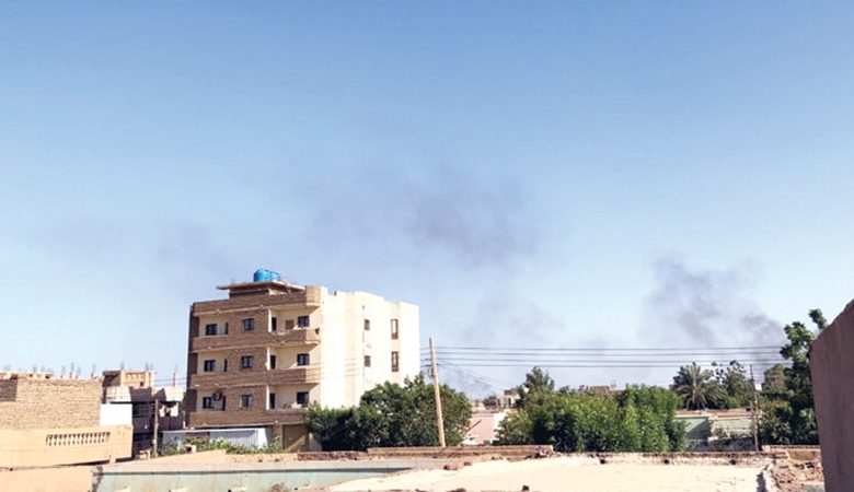 السودان: معارك عنيفة بأم درمان ومقتل 6 من ضباط الاستخبارات