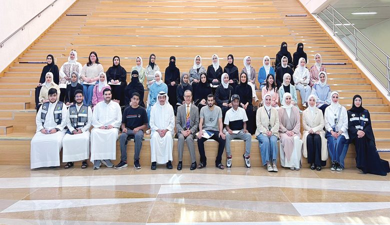 جامعة الكويت أطلقت الجولات الميدانية للطلبة المستجدين في كليات العلوم الطبية