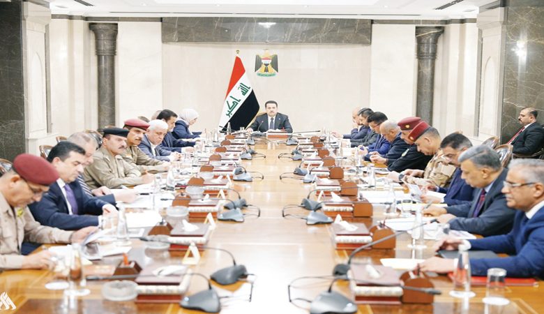 العراق يطالب الإنتربول باعتقال 4 من كبار مساعدي الكاظمي الفاسدين