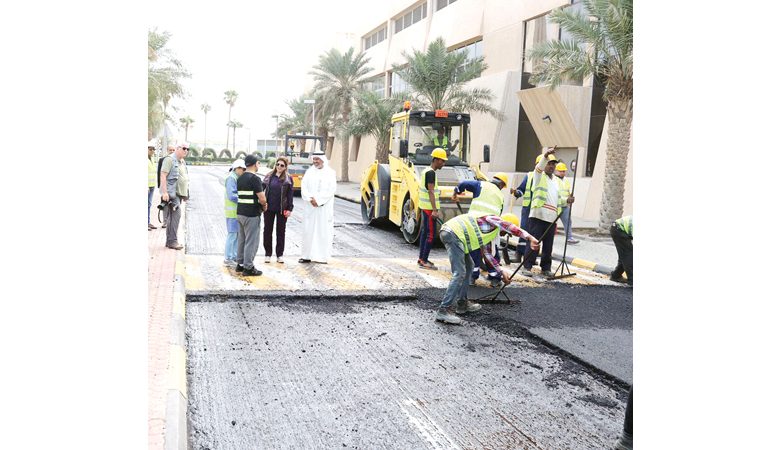 "الأشغال": تمديد عمل فريق دراسة وتطبيق تقنية الرصف بالاسفلت المطاطي 3 أشهر