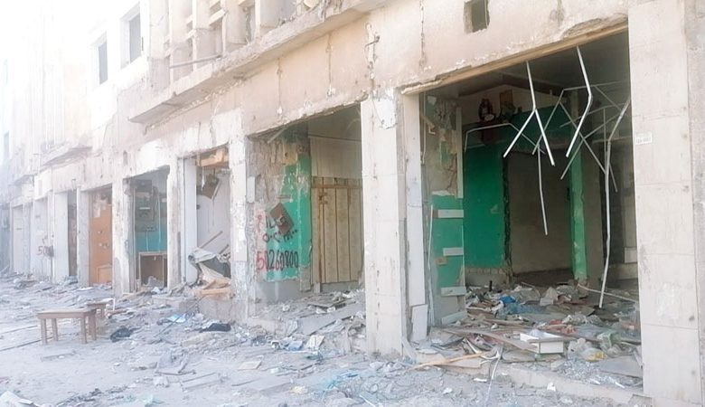 "مجمع" شارع "البصري" في حولي… مأوى للرذيلة والمخلّفات والكلاب الضالة