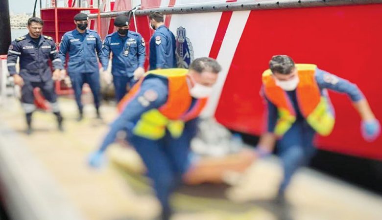 العثور على جثة المنتحر من على جسر جابر في بحر الدوحة