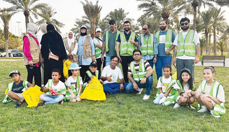 "الأيادي الخضراء" نظّفت شاطئ الشويخ