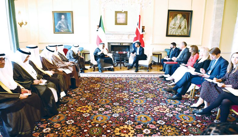 ولي العهد يبحث مع رئيس الوزراء البريطاني العلاقات المميزة