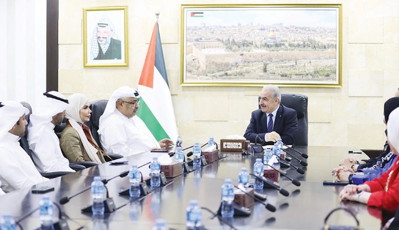 اشتية لوفد "التربية": نقدر دعم الكويت للقضية الفلسطينية