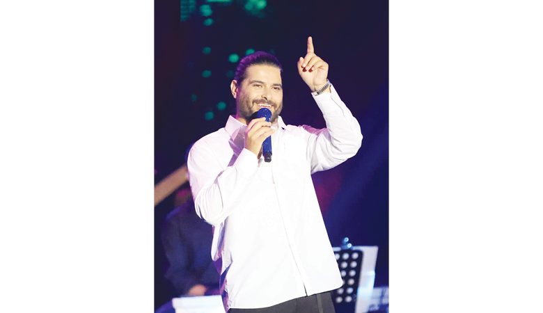 ناصيف زيتون افتتح مهرجان إهدنيات الدولي