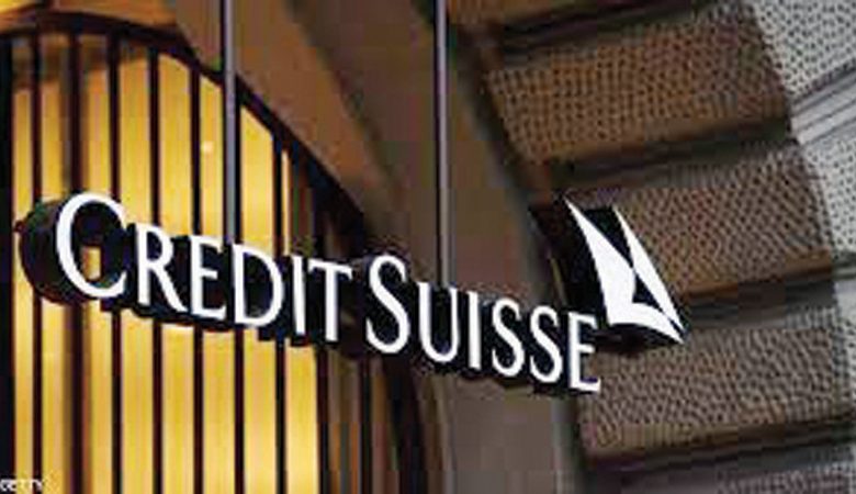 مستثمرون في "كريدي سويس" يطعنون على استحواذ "UBS"