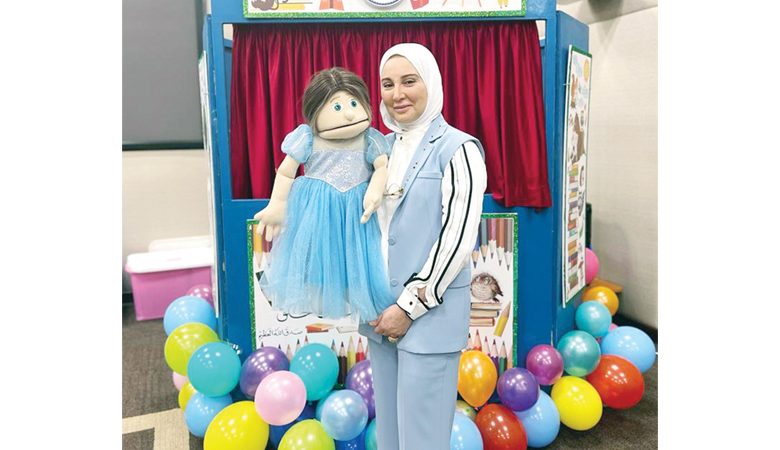 إيمان جواهري نظمت ورشة "الدمى" مع " الوطني للثقافة"